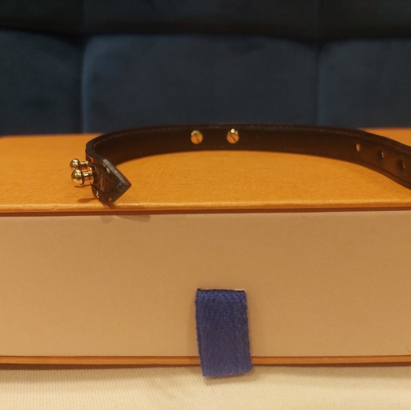 Louis Vuitton Brassiere Game On Bracelet, Size 17, Rare - Picture 10 of 14